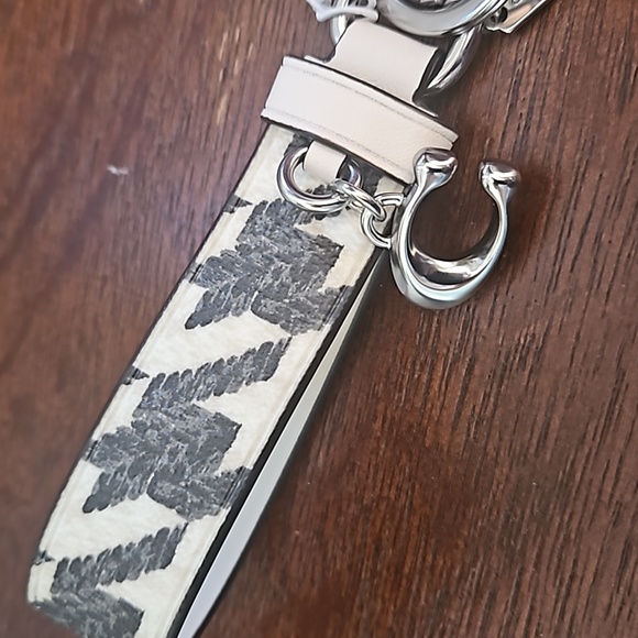 COACH KEYRING - Picture 10 of 12